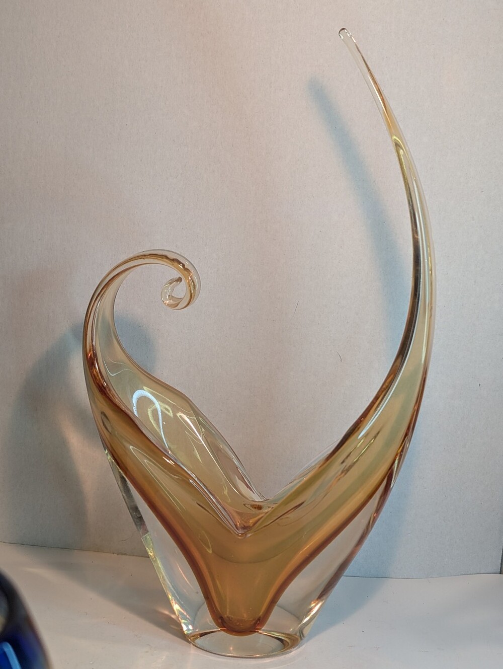 Vintage hand-blown art glass Centerpiece Hand blown.